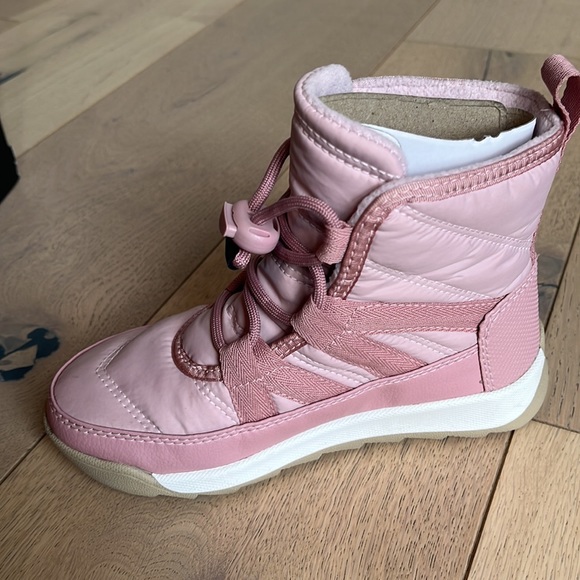 Girls Sorel Whitney 2 short pink winter boots - Picture 2 of 12